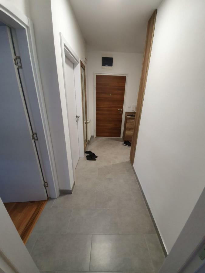 Apartman Lux โดโบย ภายนอก รูปภาพ
