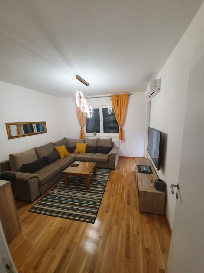 Apartman Lux โดโบย ภายนอก รูปภาพ