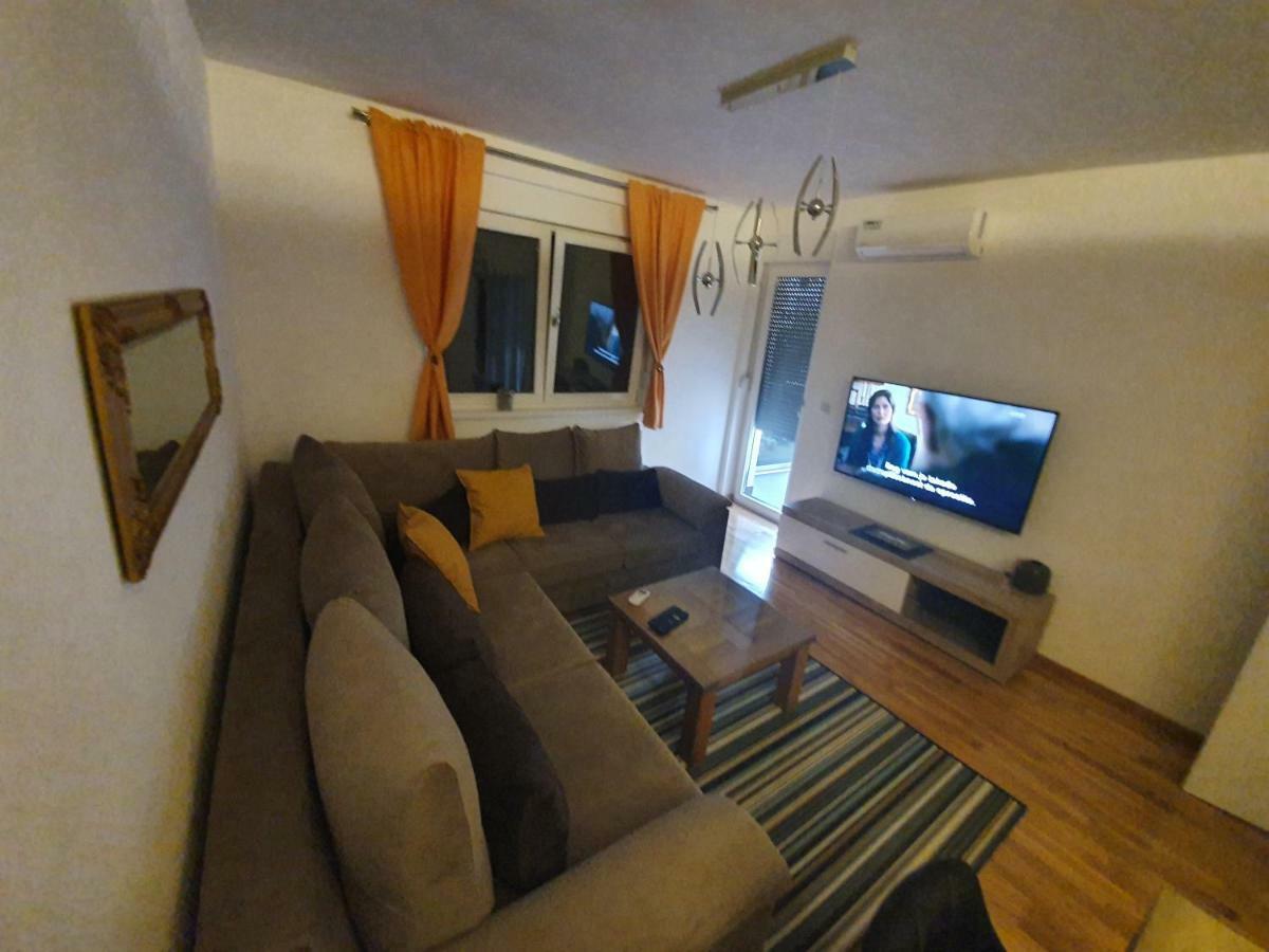 Apartman Lux โดโบย ภายนอก รูปภาพ