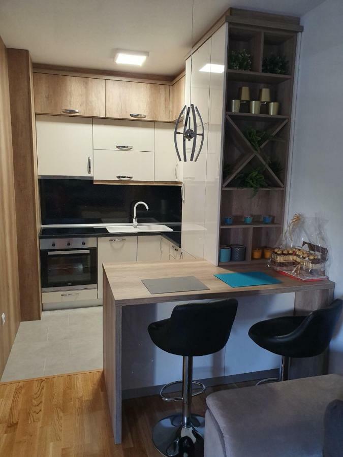 Apartman Lux โดโบย ภายนอก รูปภาพ